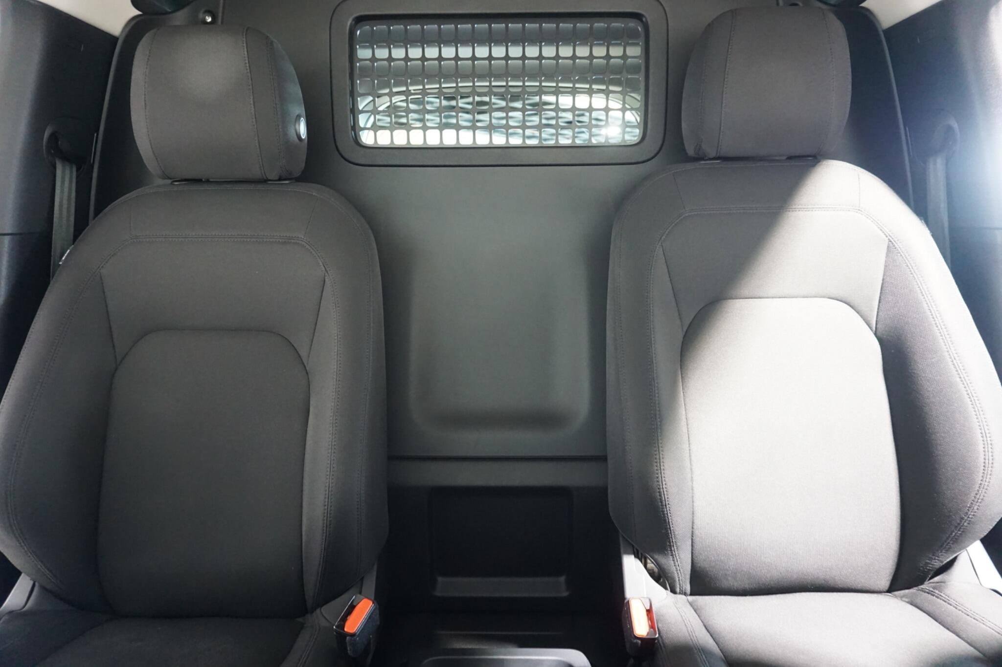 Land Rover Defender 90 3.0 D250 MHEV Hard Top SUV 3dr Diesel Auto 4WD SWB Euro 6 (s/s) (250 ps)